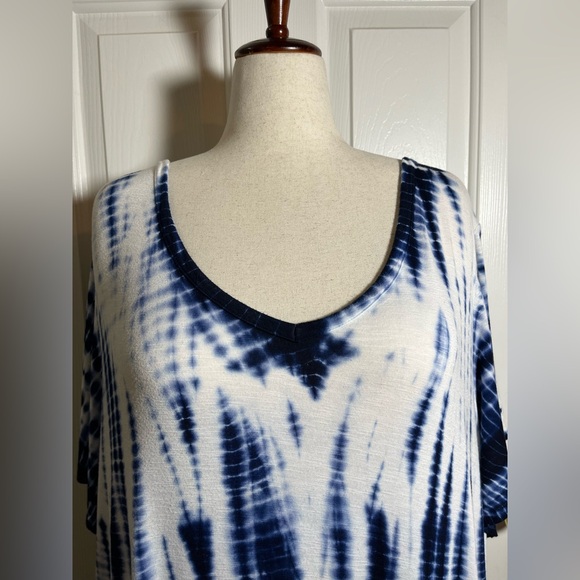 Livi Women’s Active Blue and White Lounging Dress - Picture 2 of 9